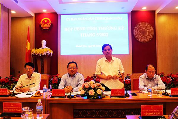 Ông Nguyễn Tấn Tuân phát biểu kết luận cuộc họp
